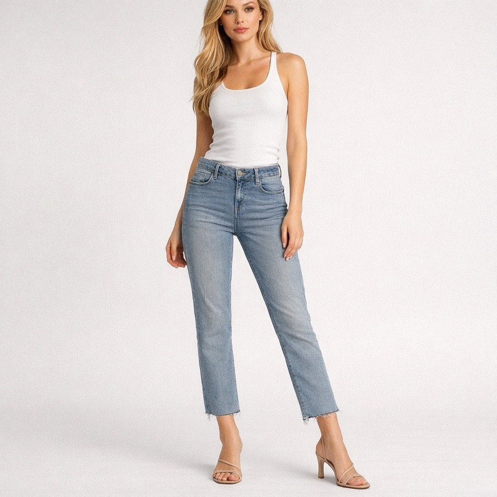 Guess Los Angeles Women's Y2K Jeans Cropped Distressed Triangle Raw Hem SZ 31